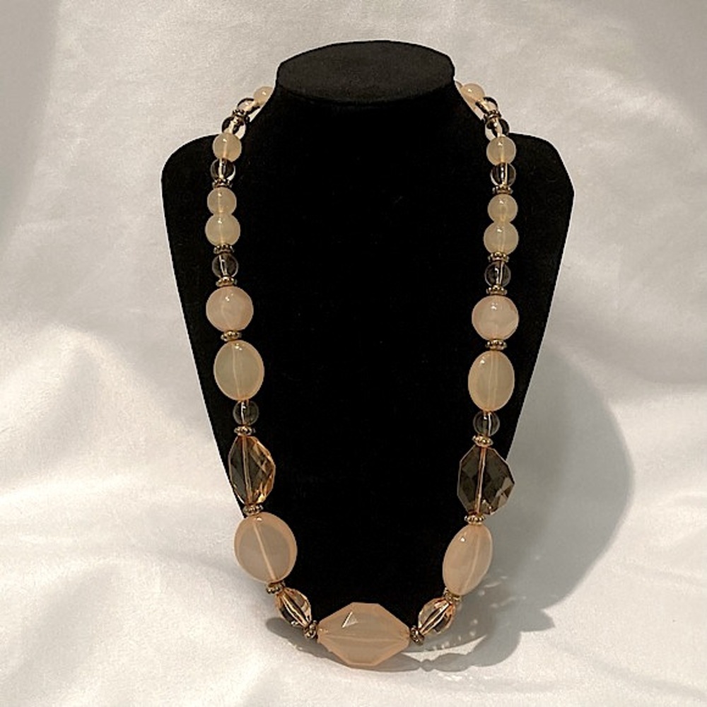 💫 Vintage Beaded Necklace Blush Pink/Peach And Silver